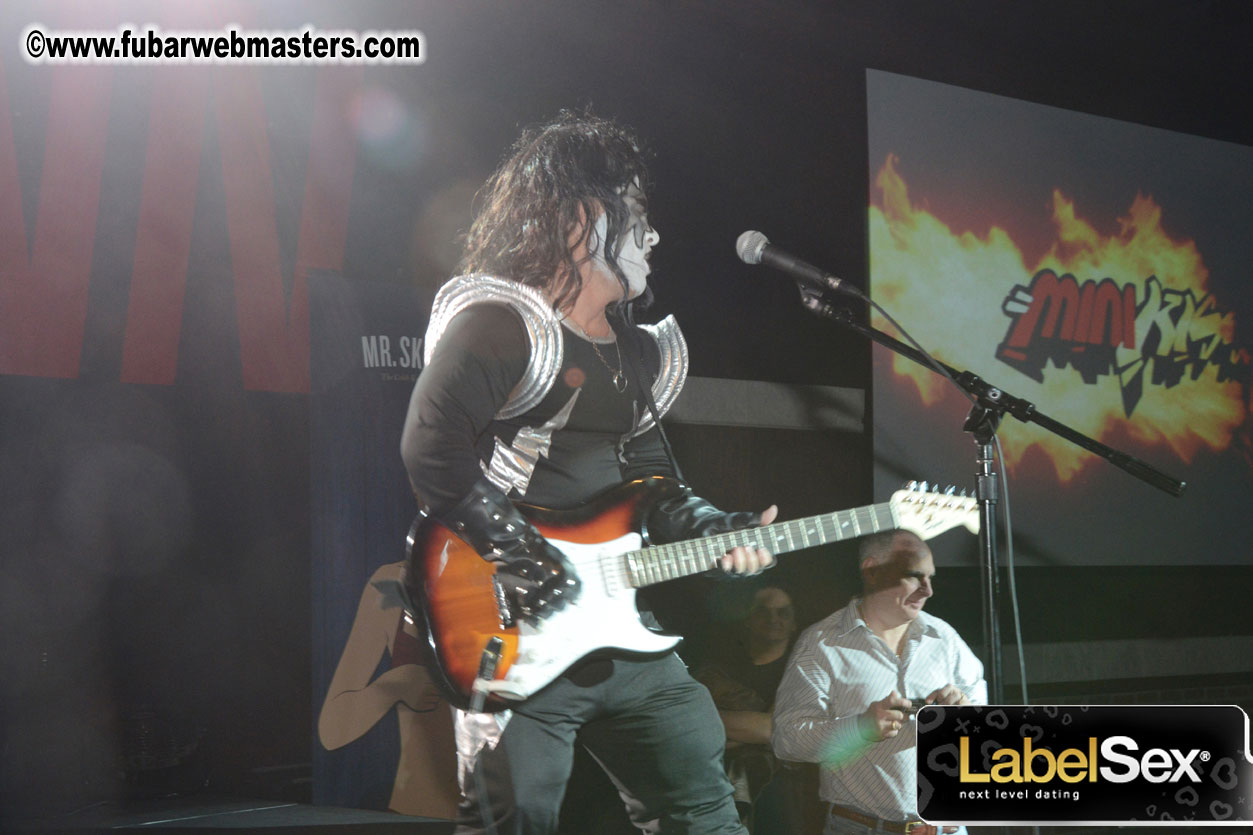 Mini Kiss Performance