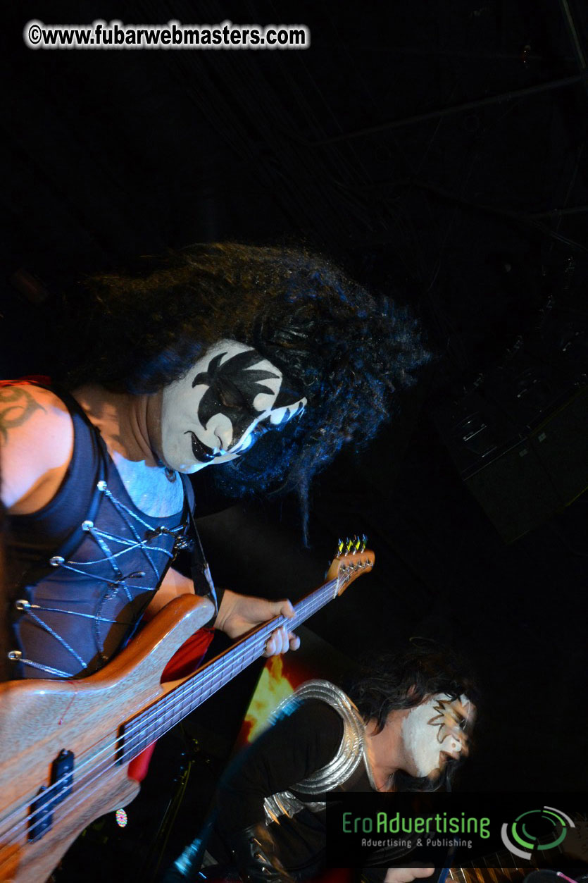 Mini Kiss Performance