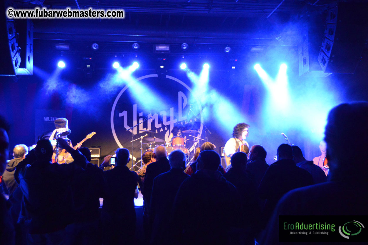 Mini Kiss Performance