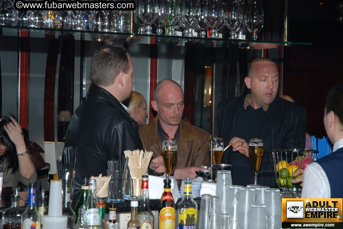 Pre-Show Networking Bar