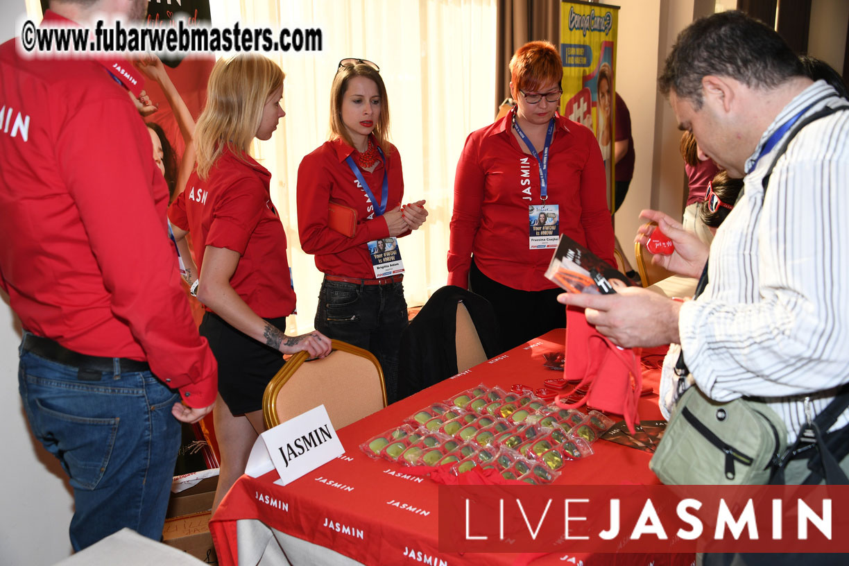 AWSUMMIT??s Meet Market