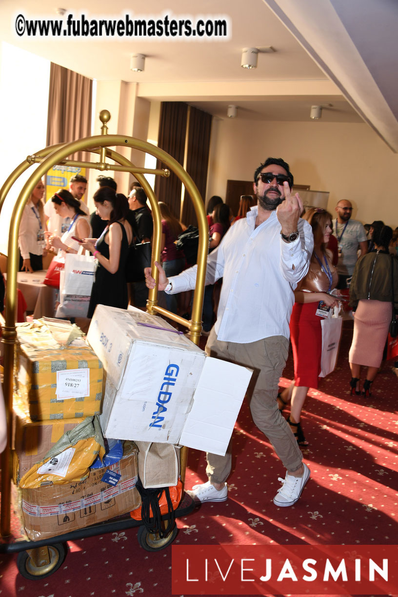 AWSUMMIT??s Meet Market