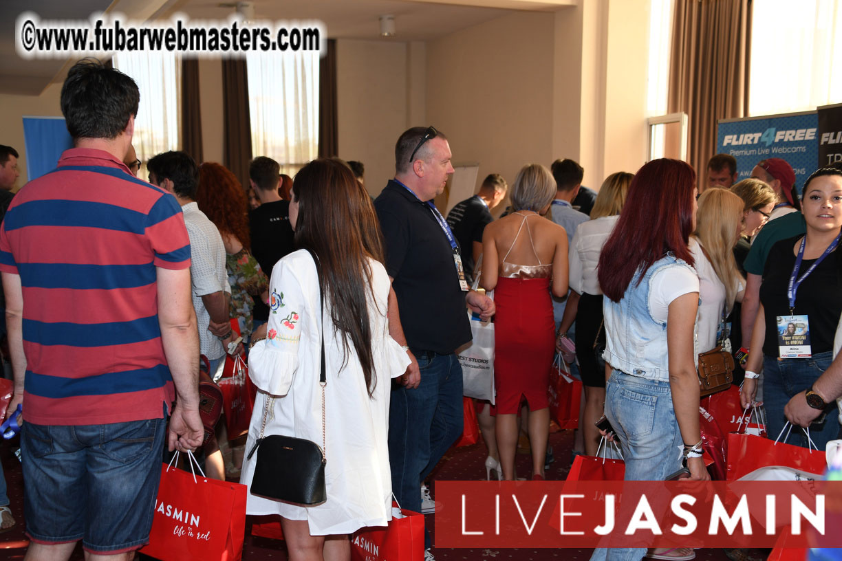 AWSUMMIT??s Meet Market