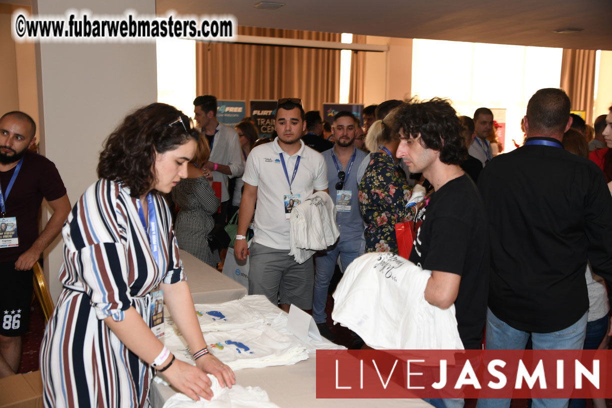 AWSUMMIT??s Meet Market