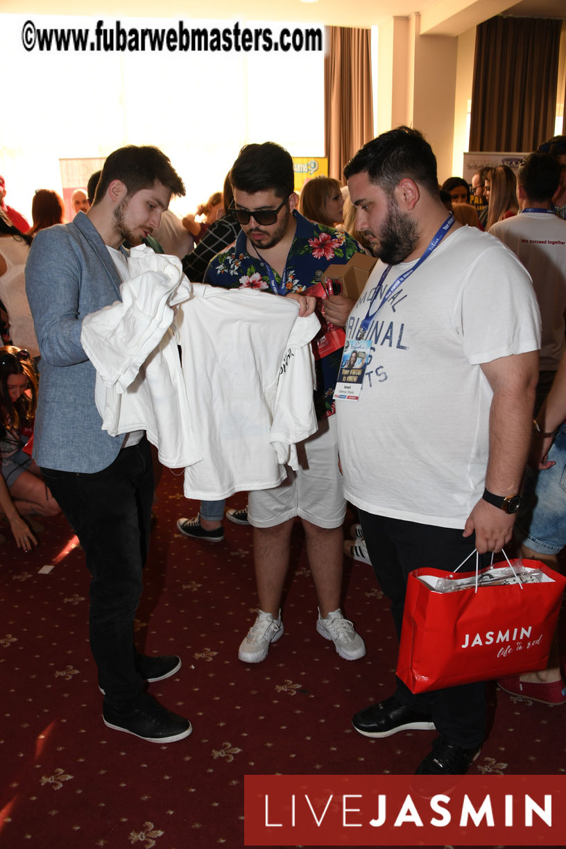 AWSUMMIT??s Meet Market