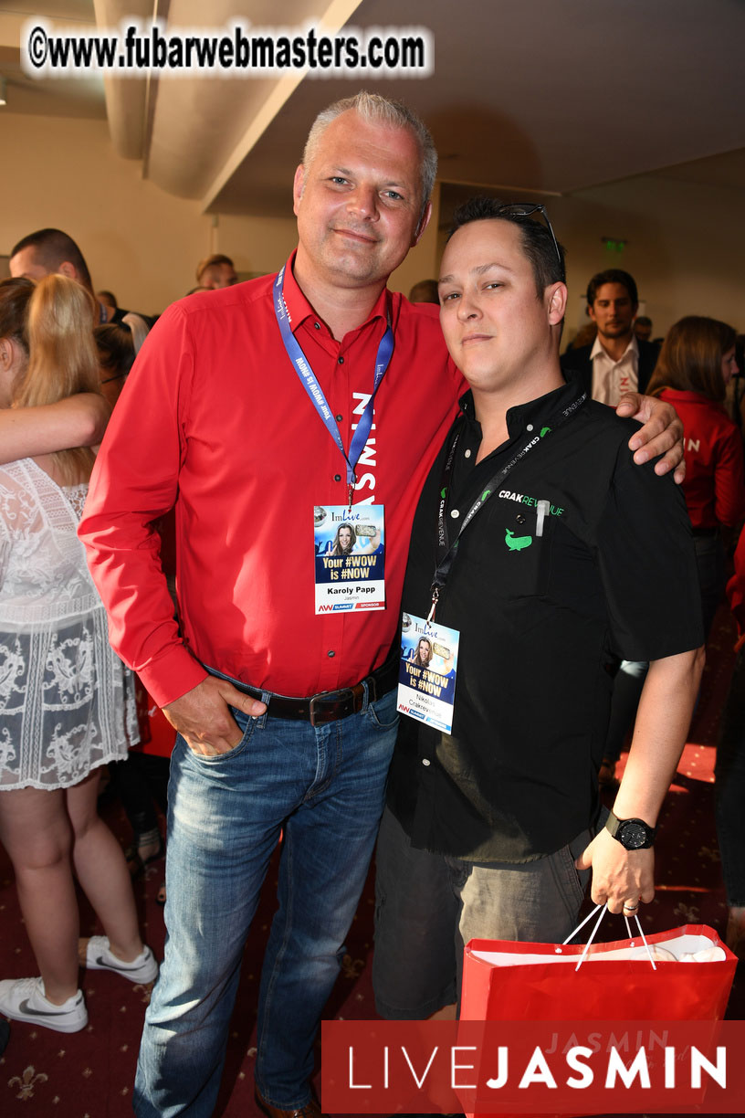 AWSUMMIT??s Meet Market