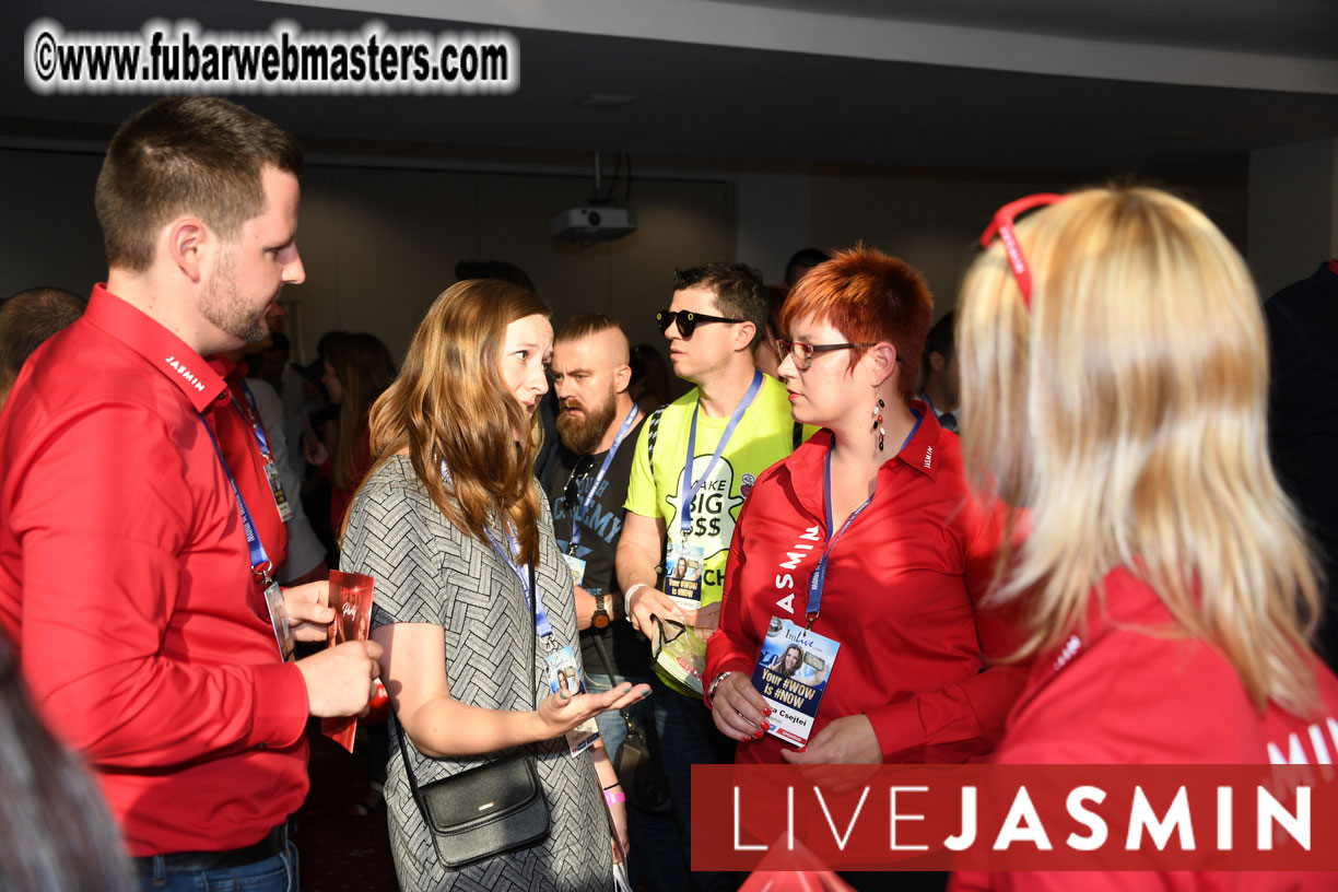 AWSUMMIT??s Meet Market