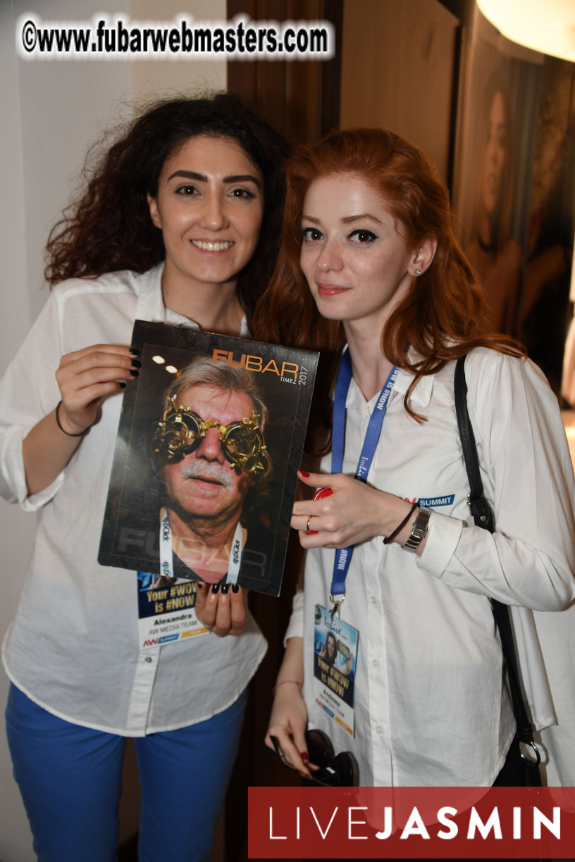 AWSUMMIT??s Meet Market