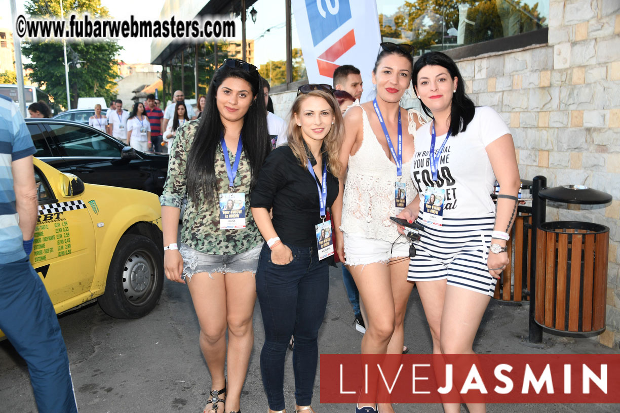 SkyPrivate??s Mix and Mingle Welcome Dinner