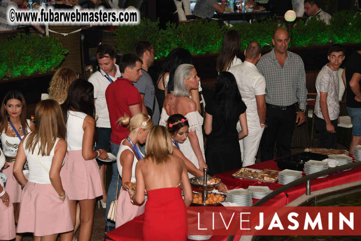 SkyPrivate??s Mix and Mingle Welcome Dinner