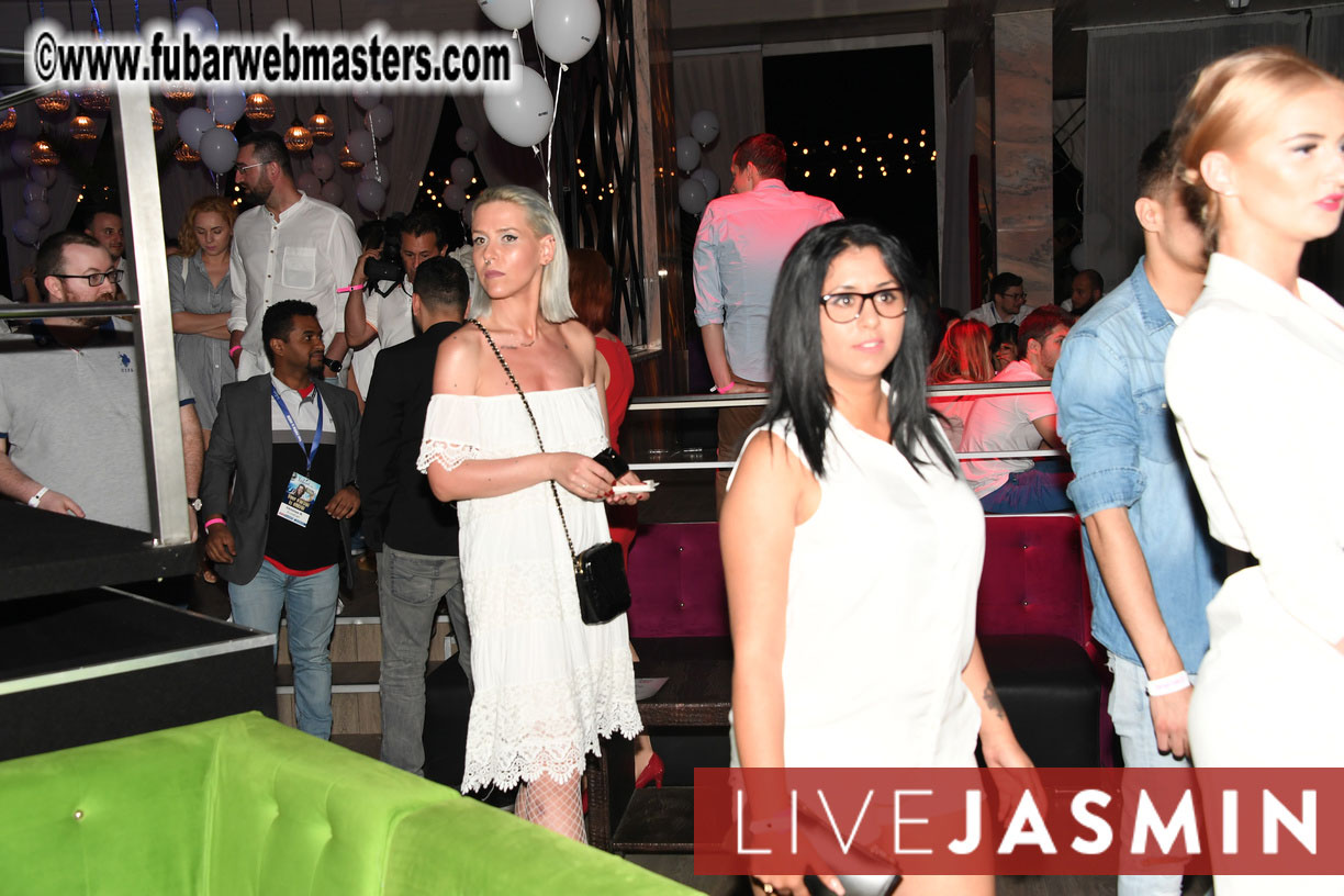 FreeWebCams White Party