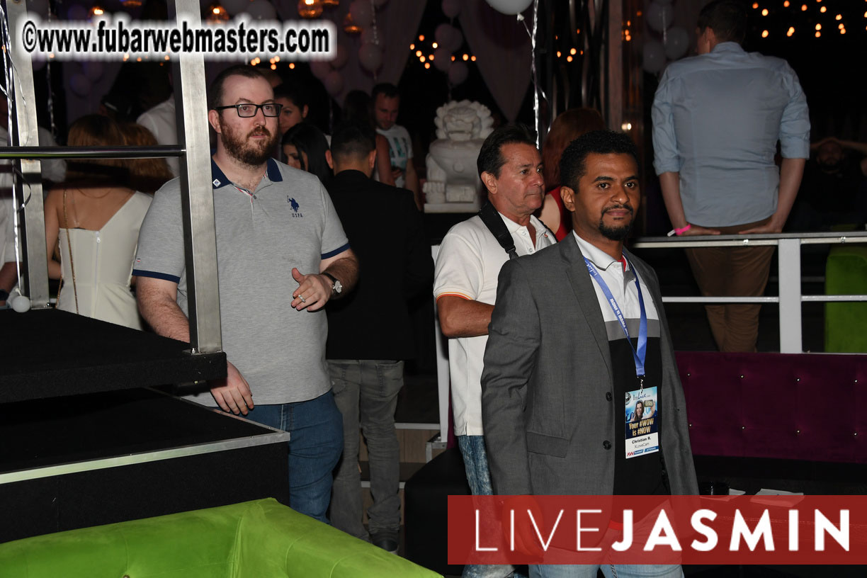 FreeWebCams White Party