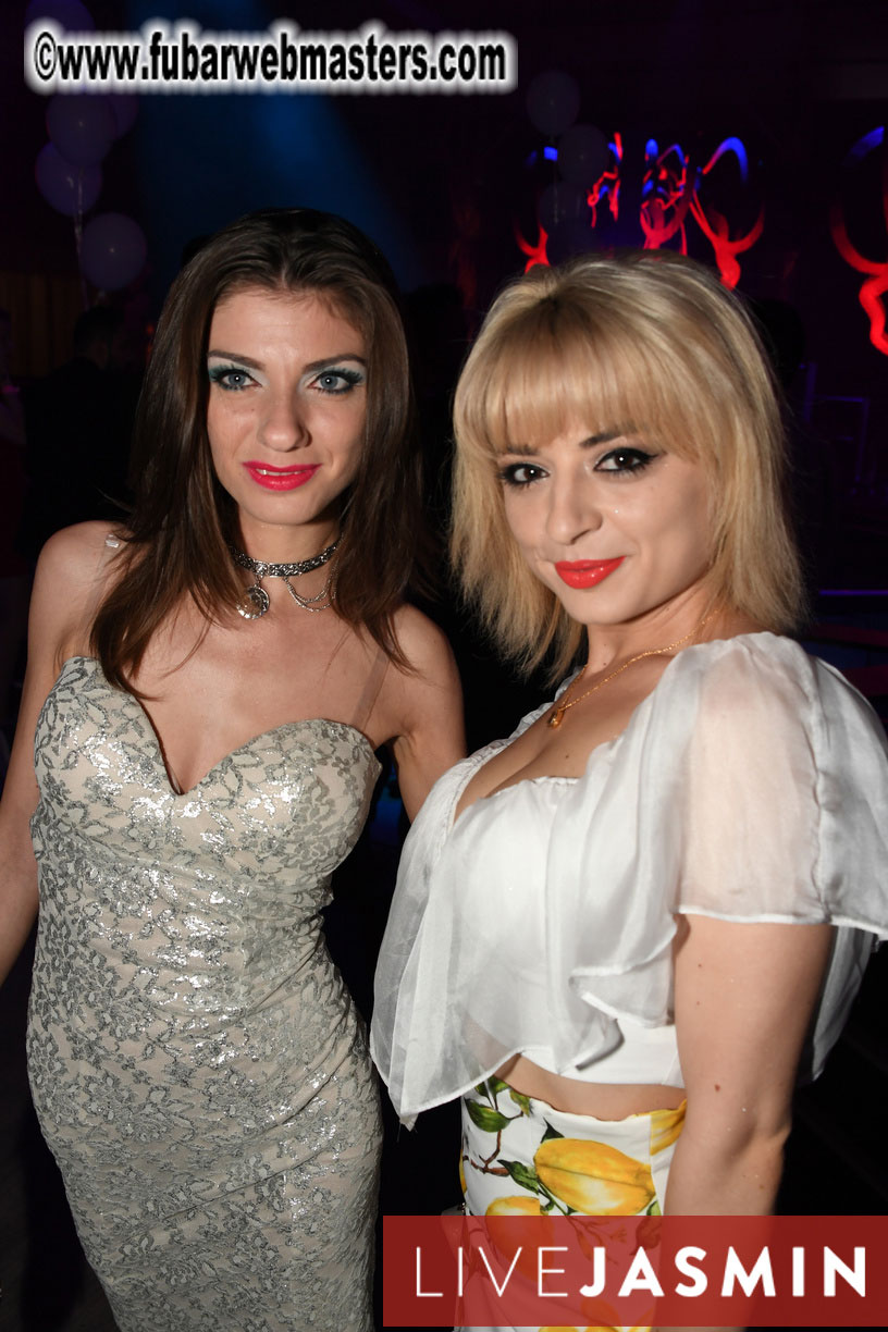 FreeWebCams White Party