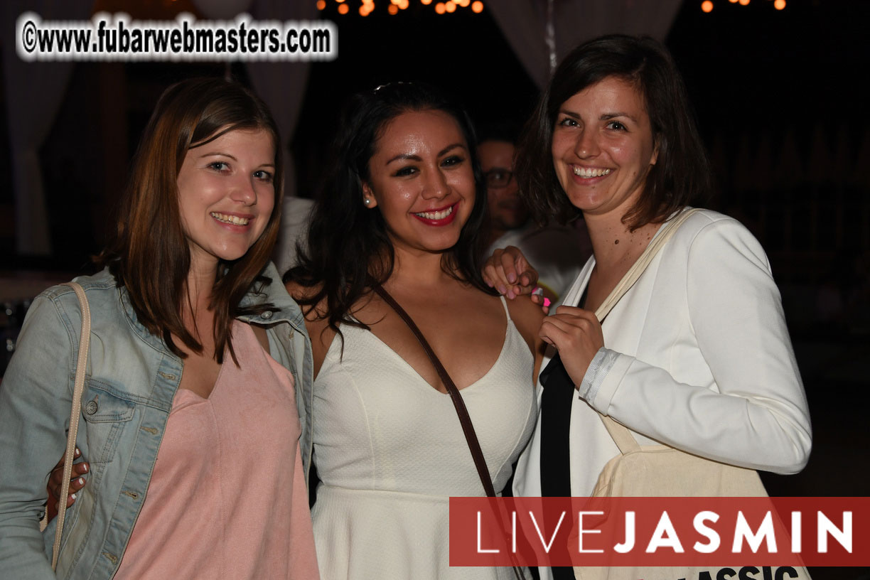 FreeWebCams White Party