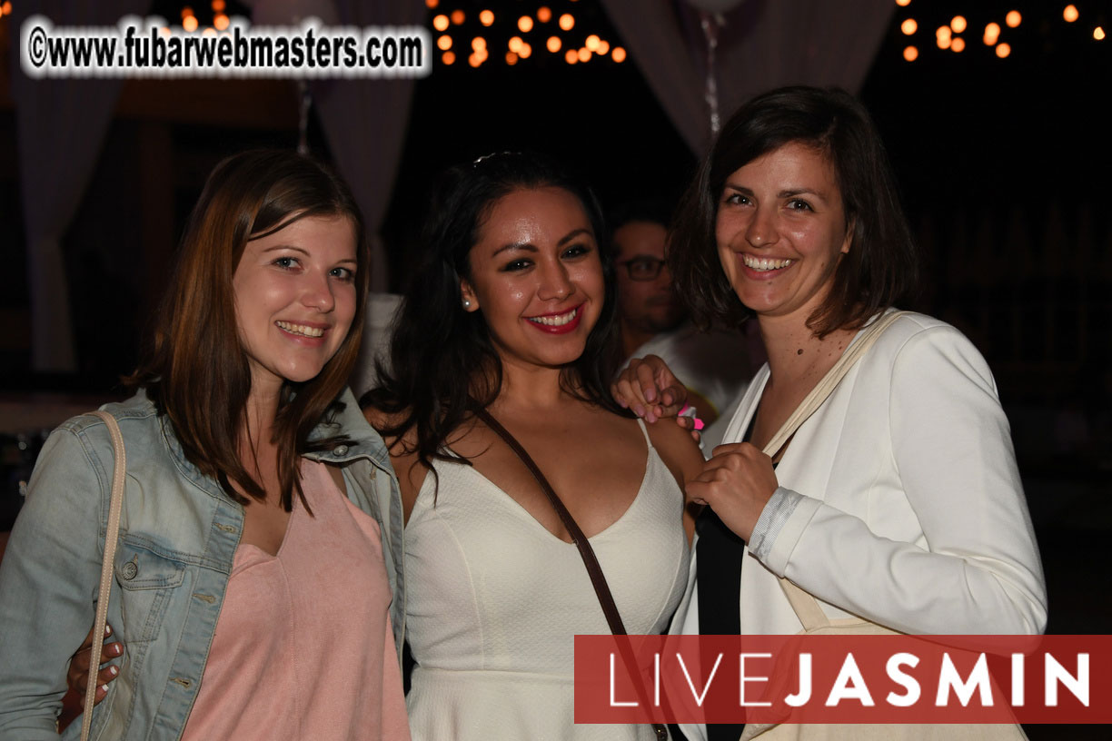 FreeWebCams White Party