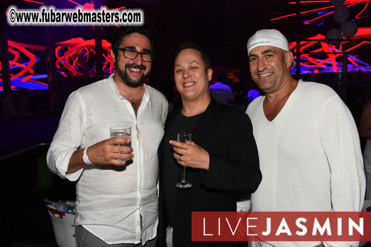 FreeWebCams White Party