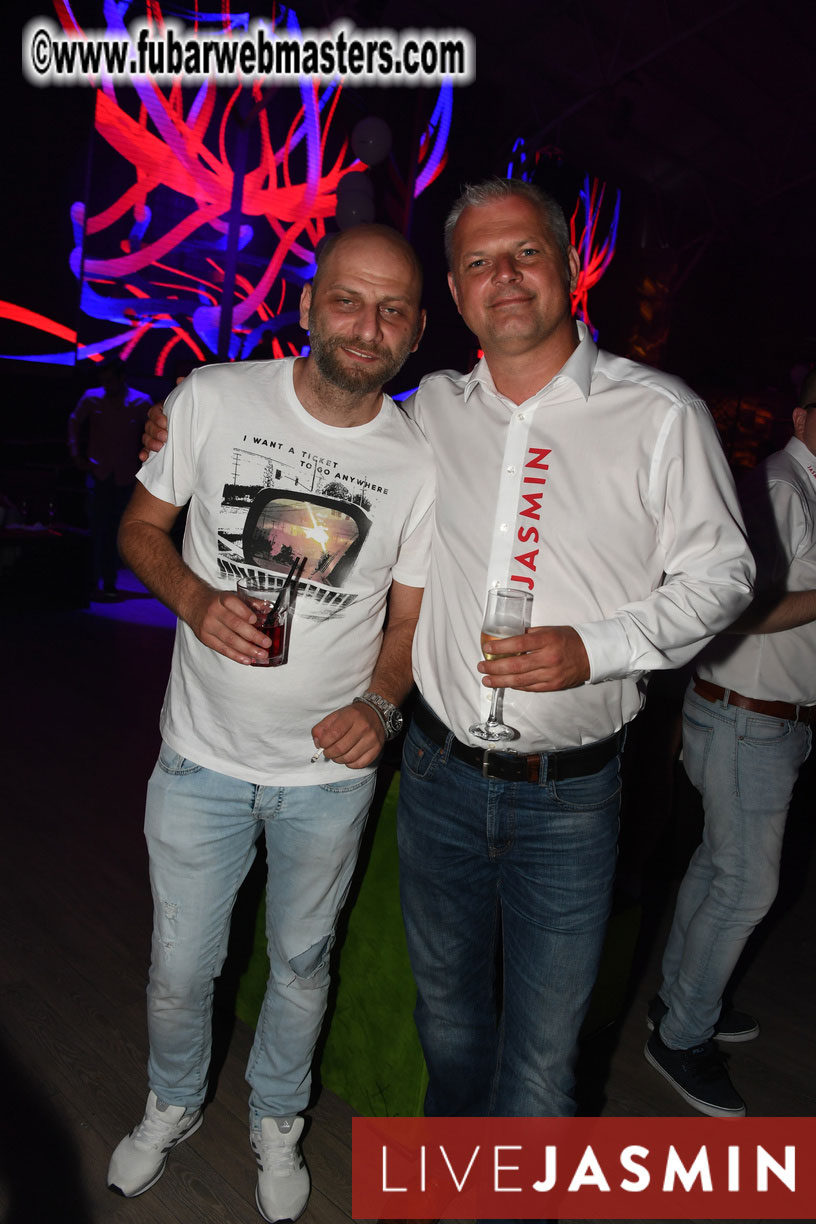 FreeWebCams White Party