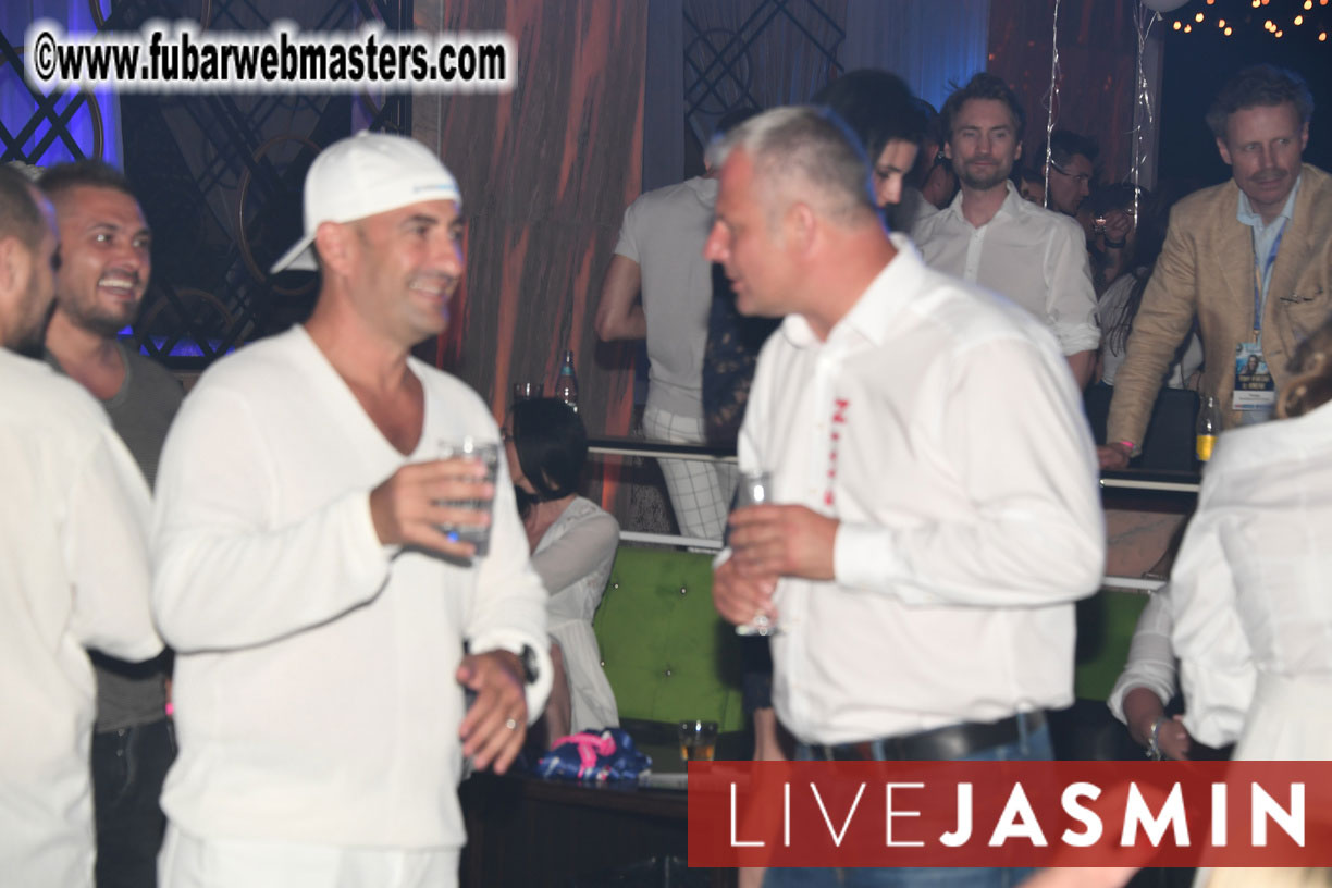 FreeWebCams White Party