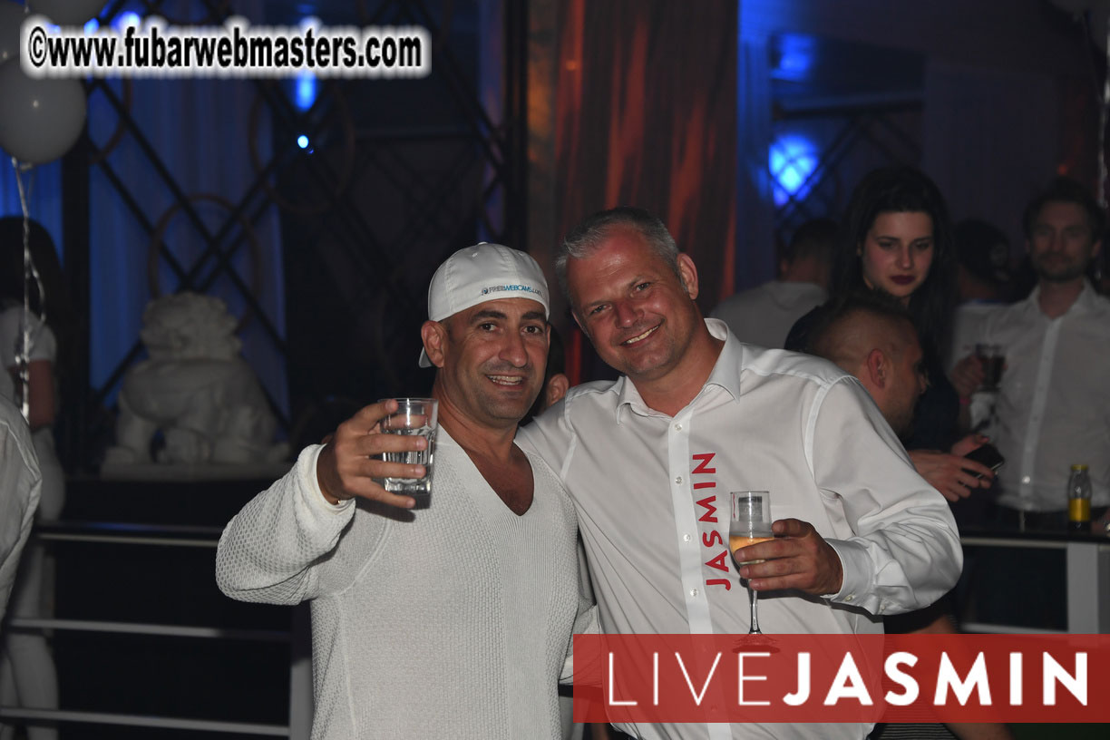 FreeWebCams White Party