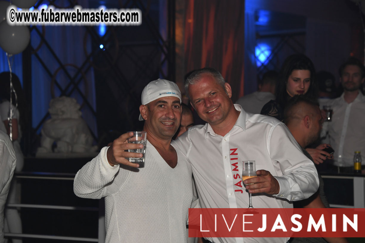 FreeWebCams White Party