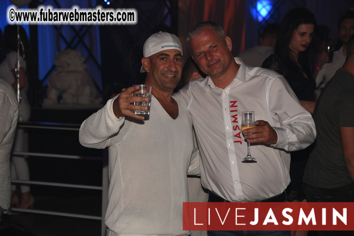 FreeWebCams White Party