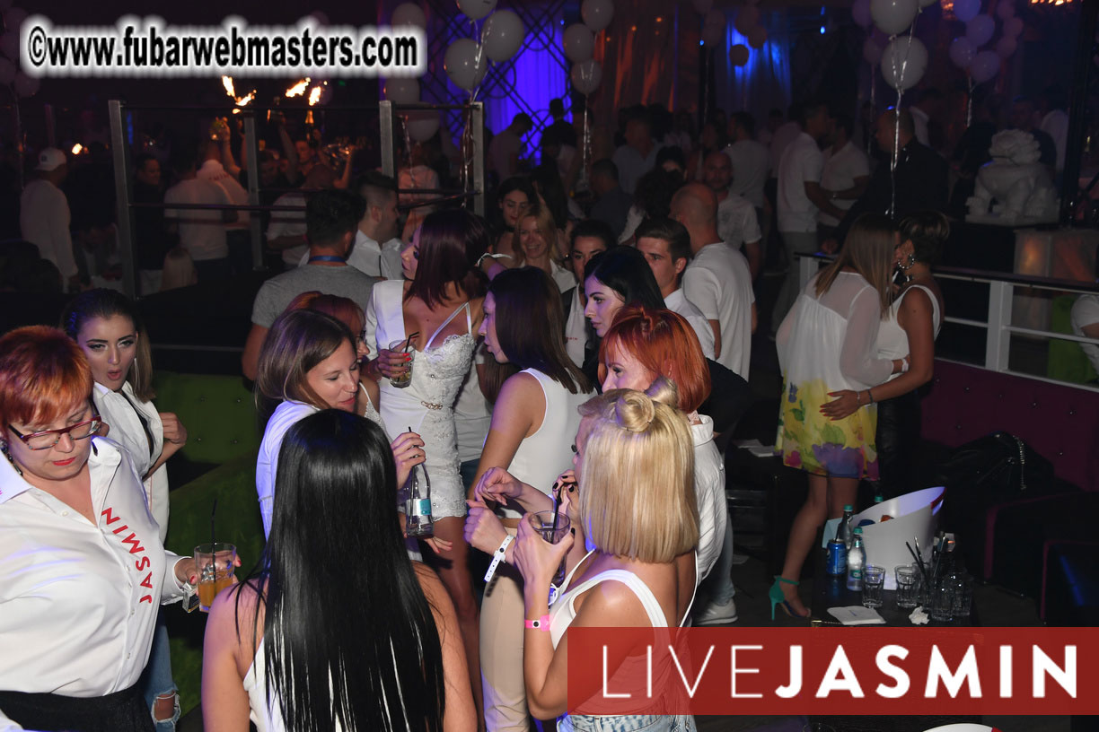 FreeWebCams White Party