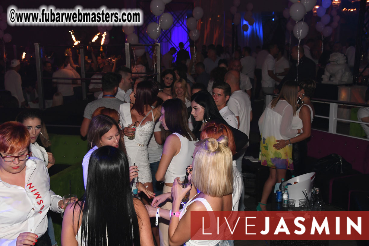 FreeWebCams White Party