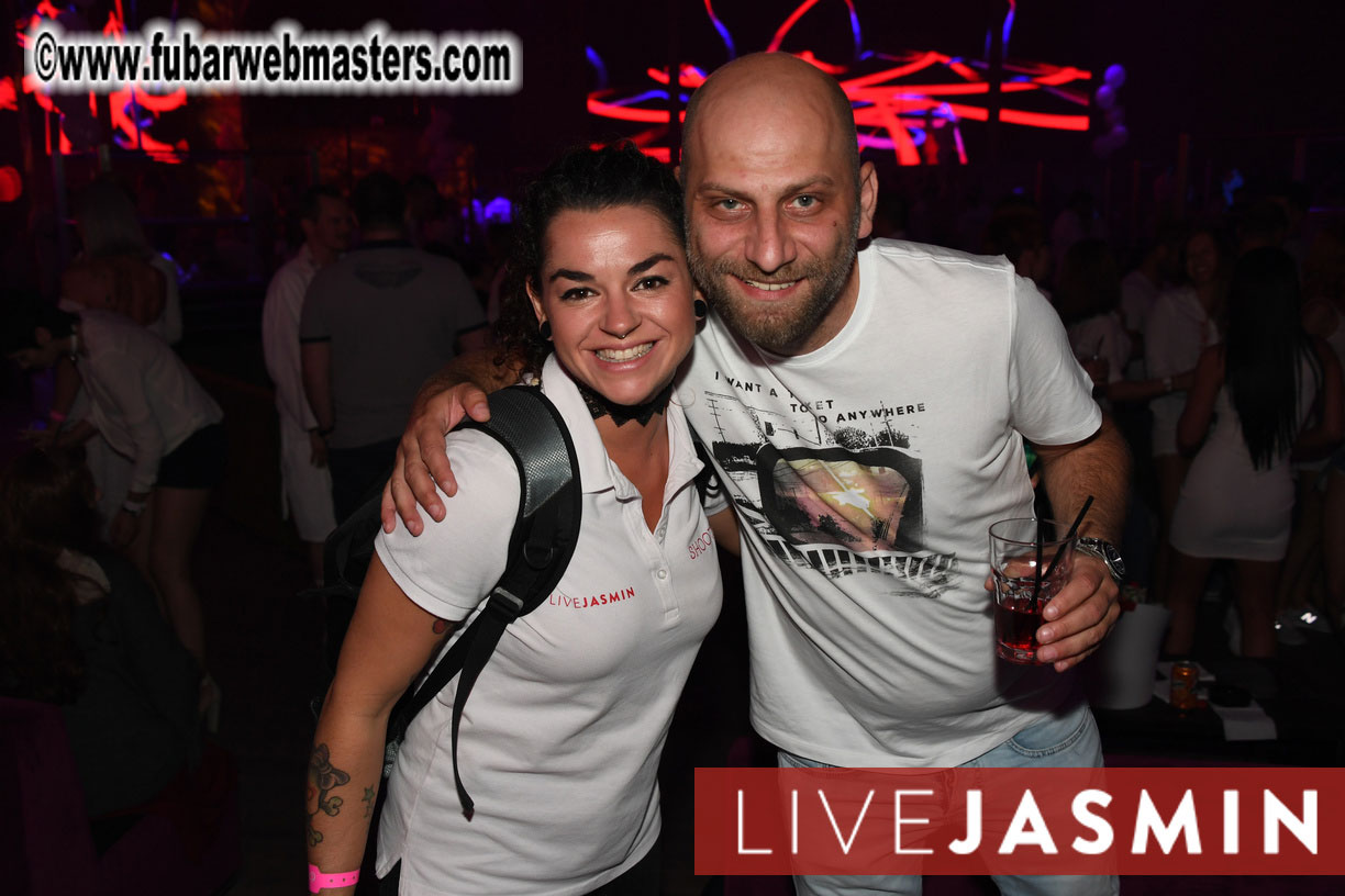 FreeWebCams White Party