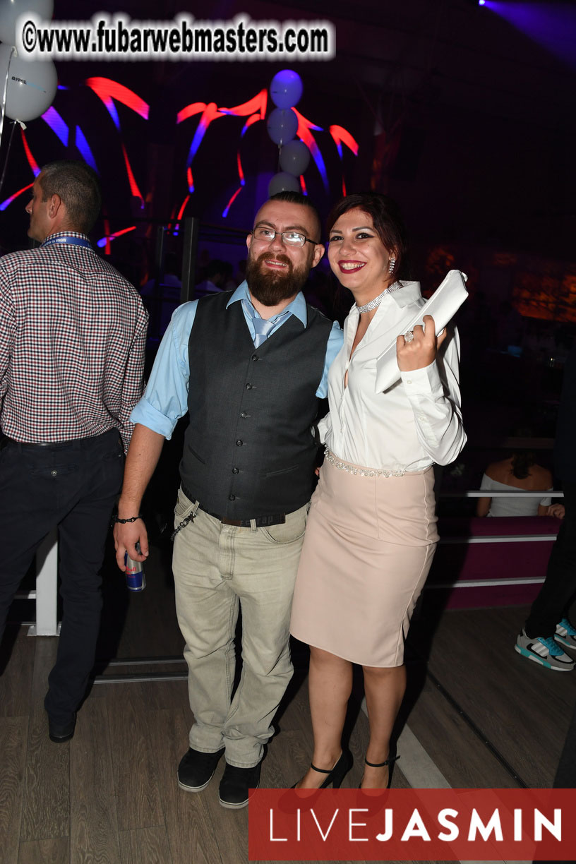 FreeWebCams White Party