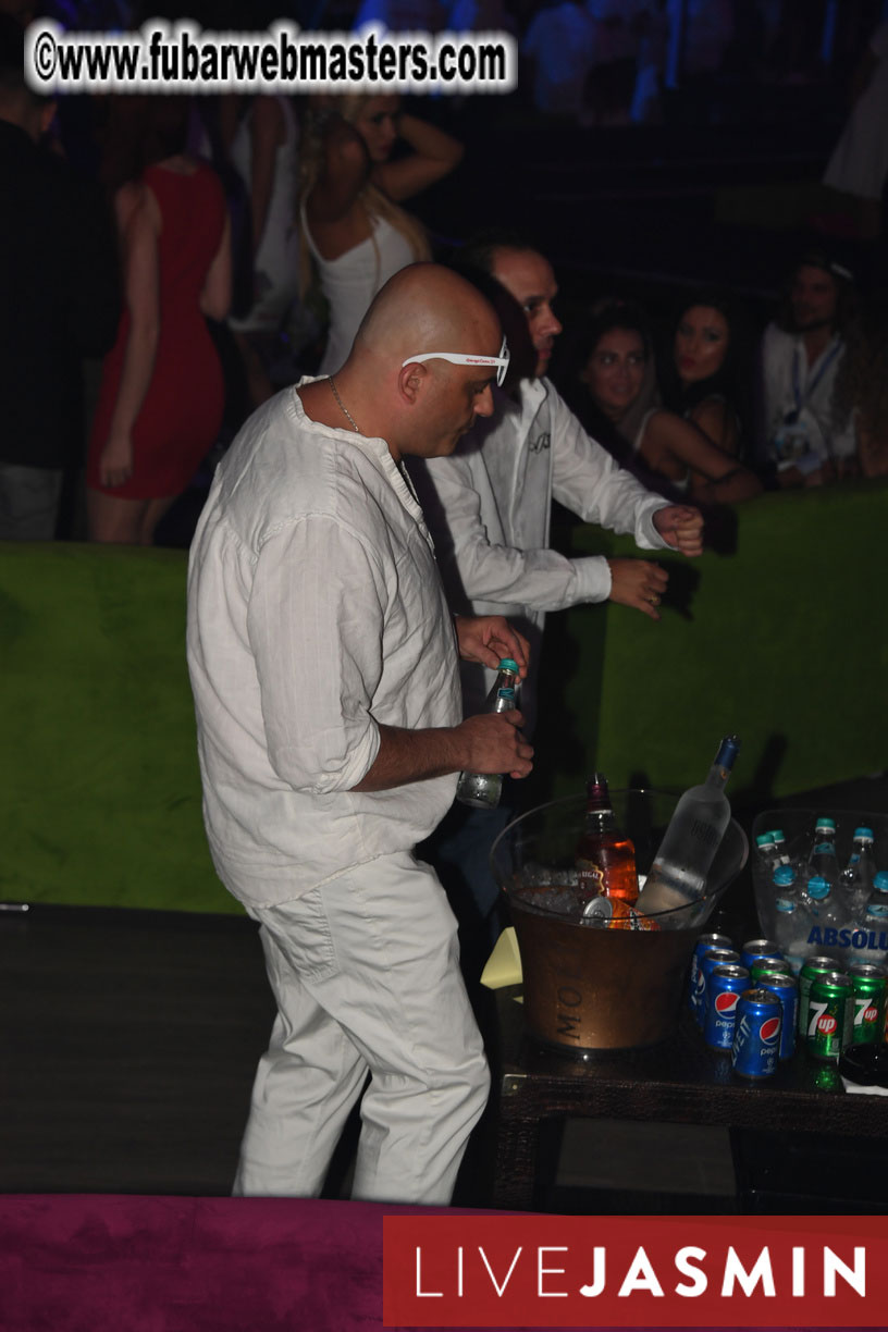 FreeWebCams White Party