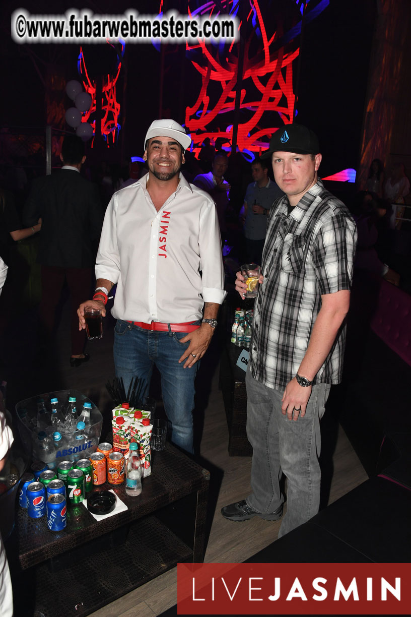 FreeWebCams White Party