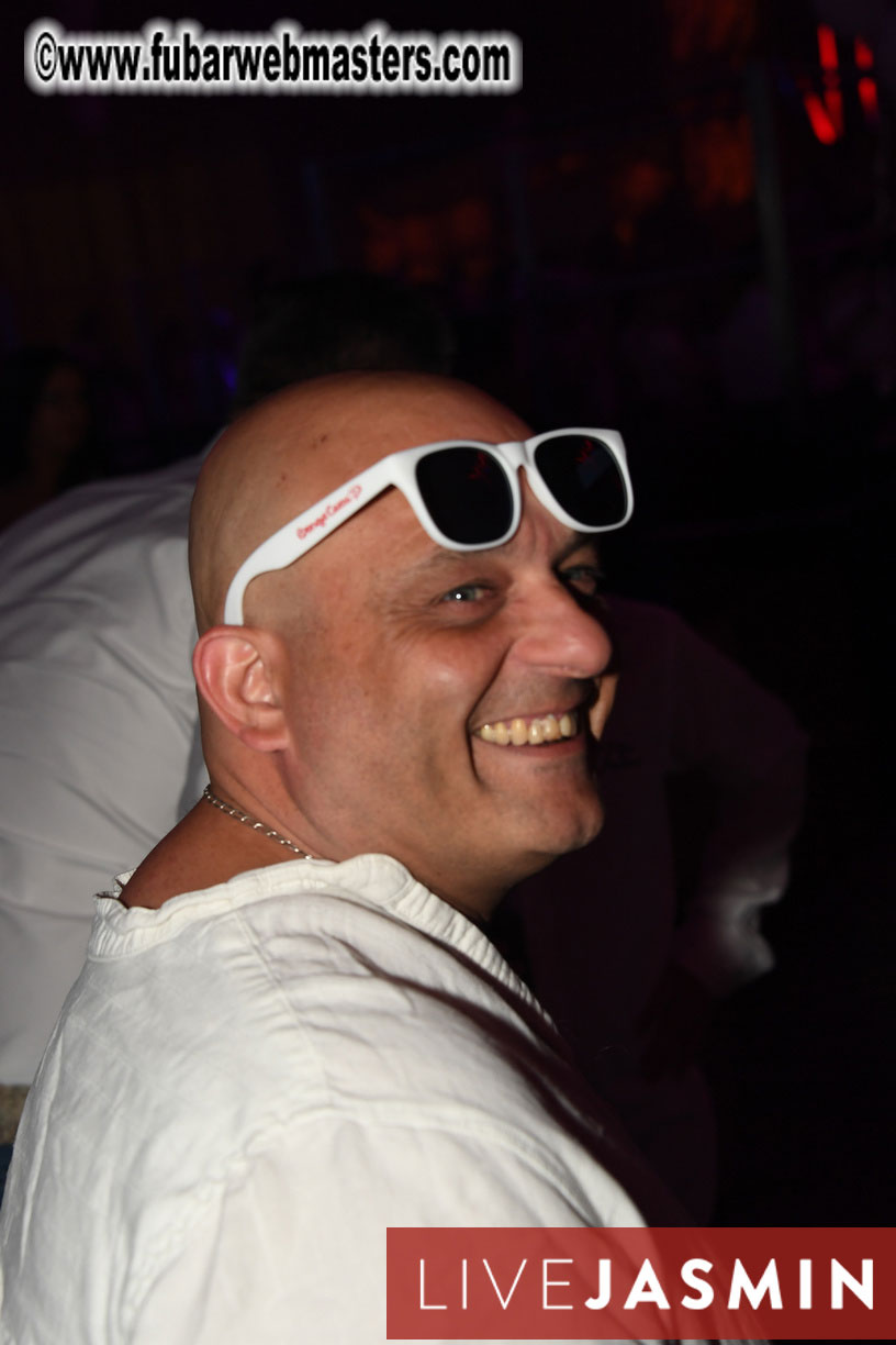 FreeWebCams White Party