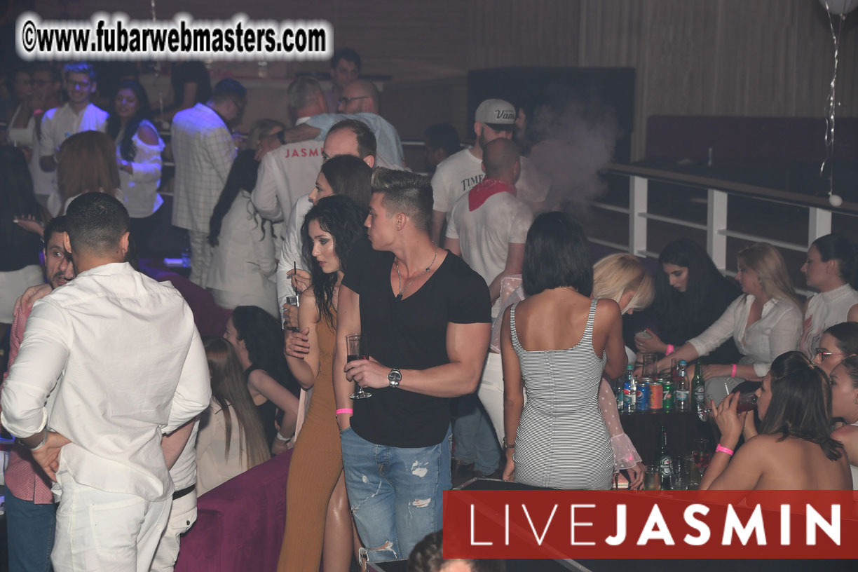 FreeWebCams White Party