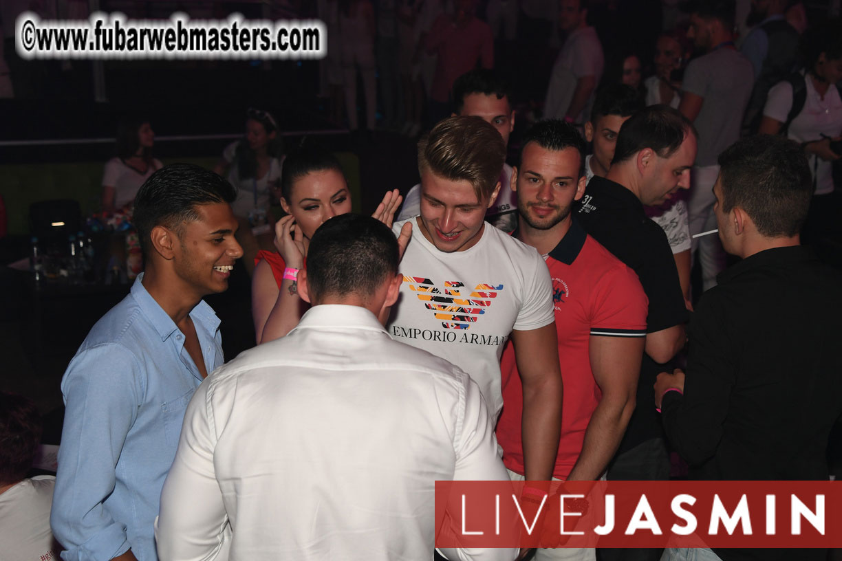 FreeWebCams White Party