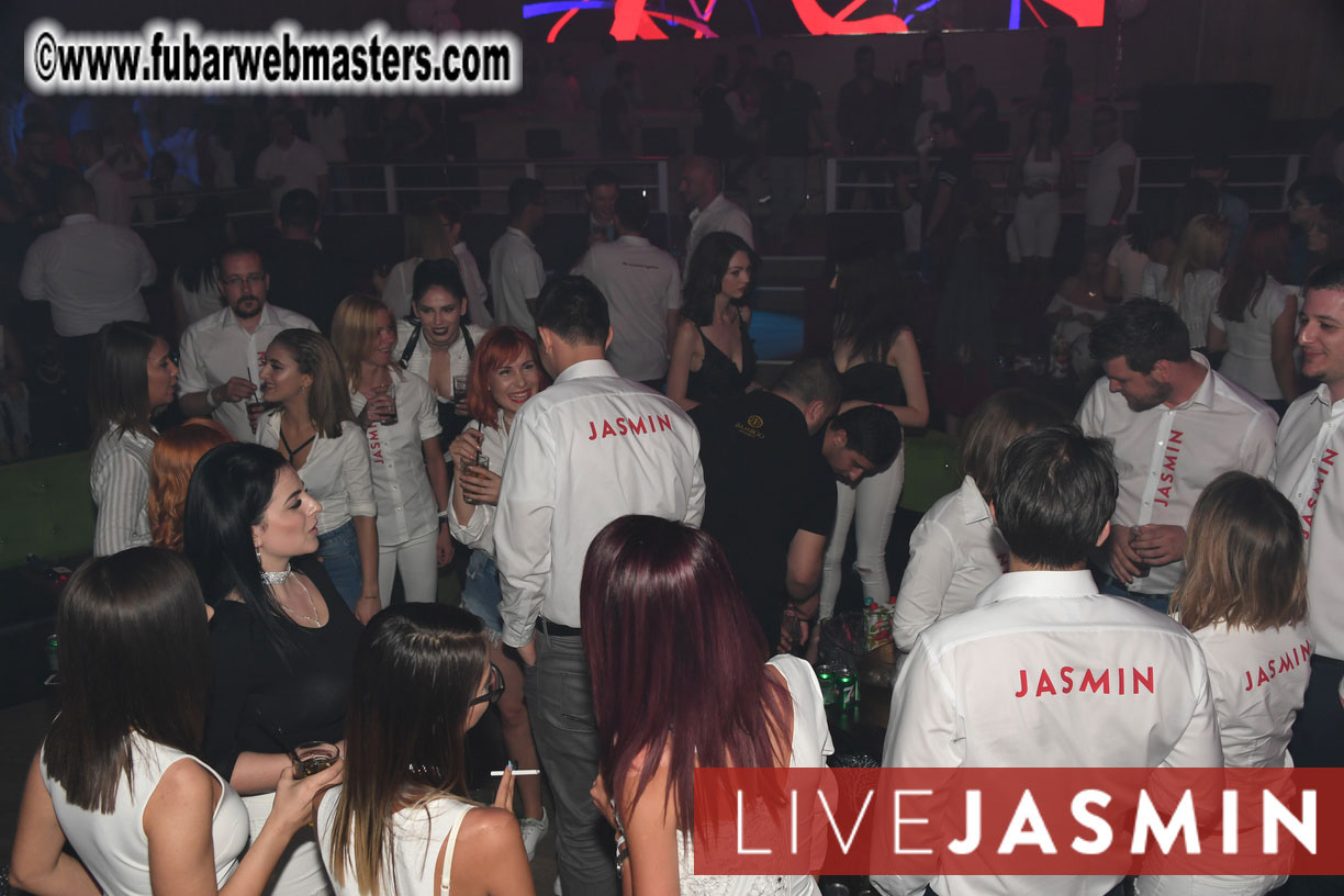 FreeWebCams White Party