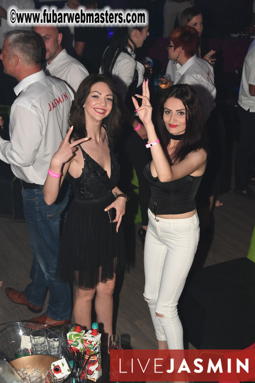 FreeWebCams White Party