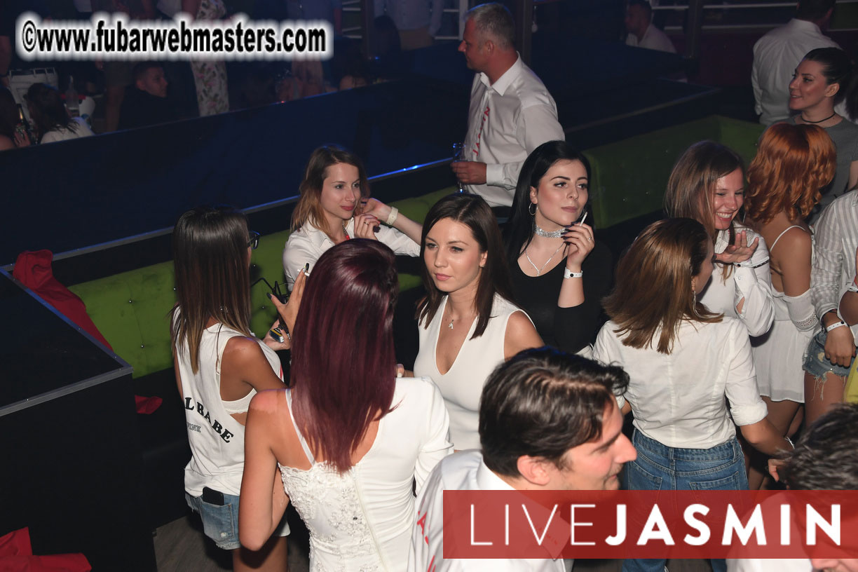 FreeWebCams White Party