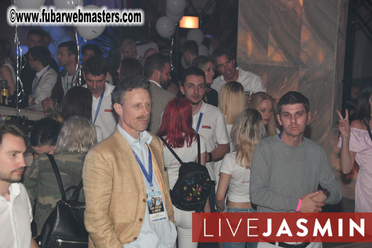 FreeWebCams White Party