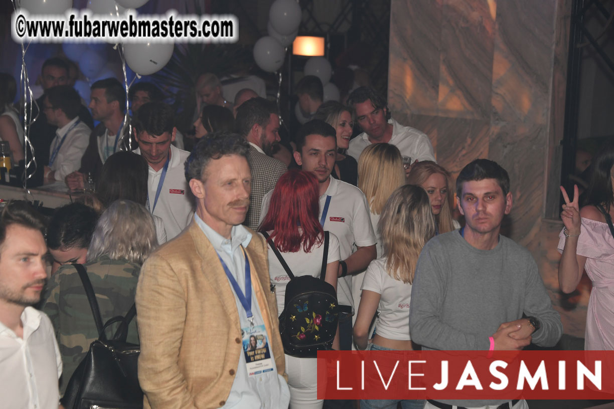 FreeWebCams White Party