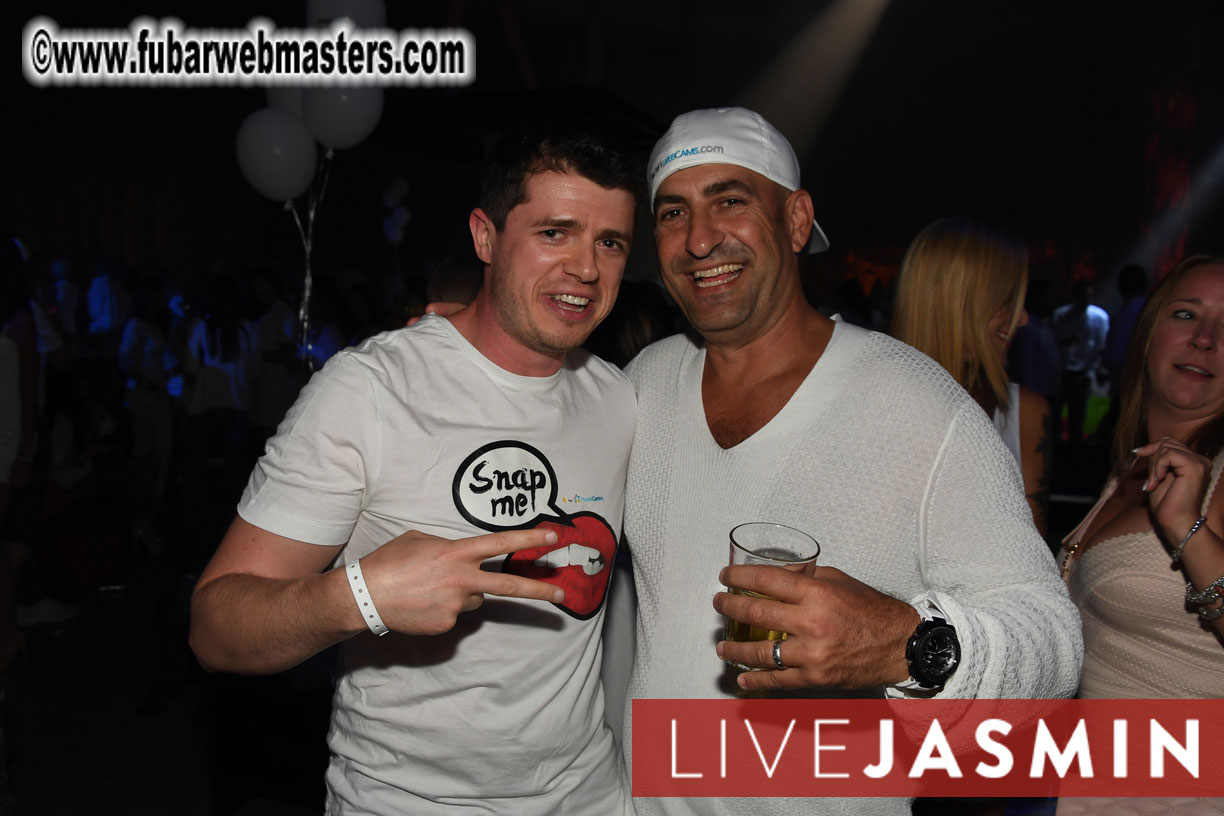 FreeWebCams White Party