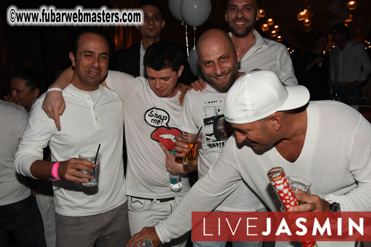 FreeWebCams White Party