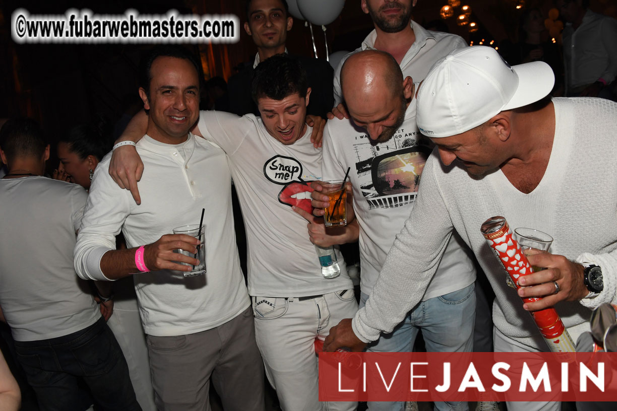 FreeWebCams White Party