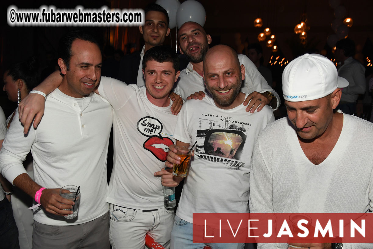 FreeWebCams White Party