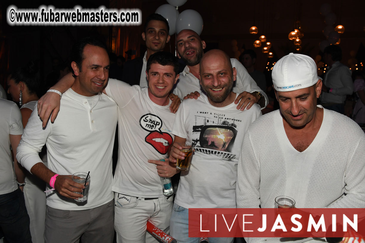 FreeWebCams White Party