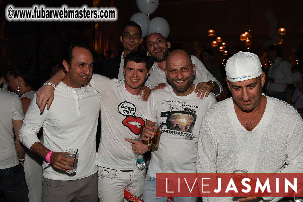 FreeWebCams White Party