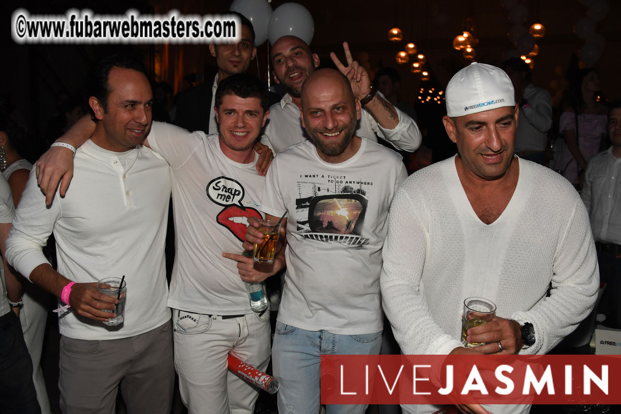 FreeWebCams White Party