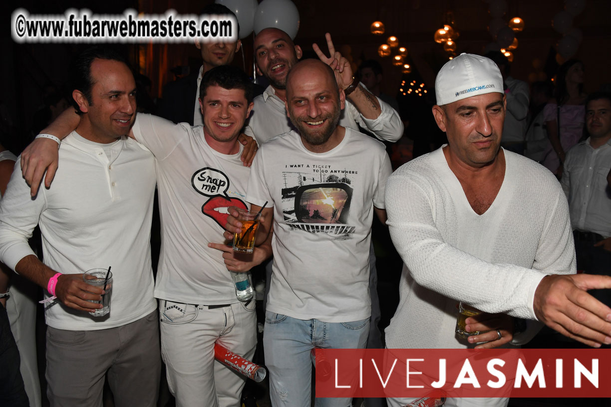 FreeWebCams White Party