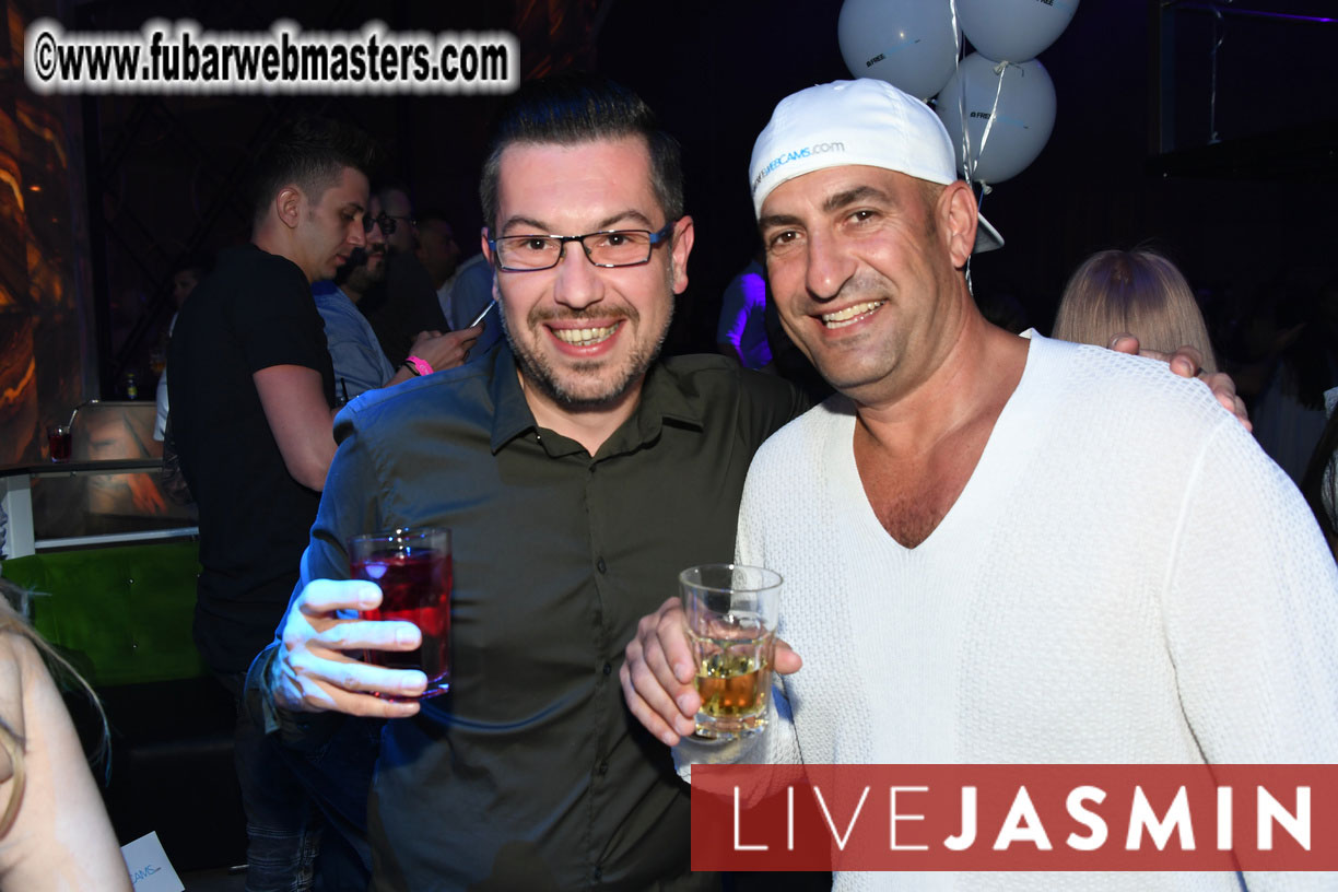 FreeWebCams White Party