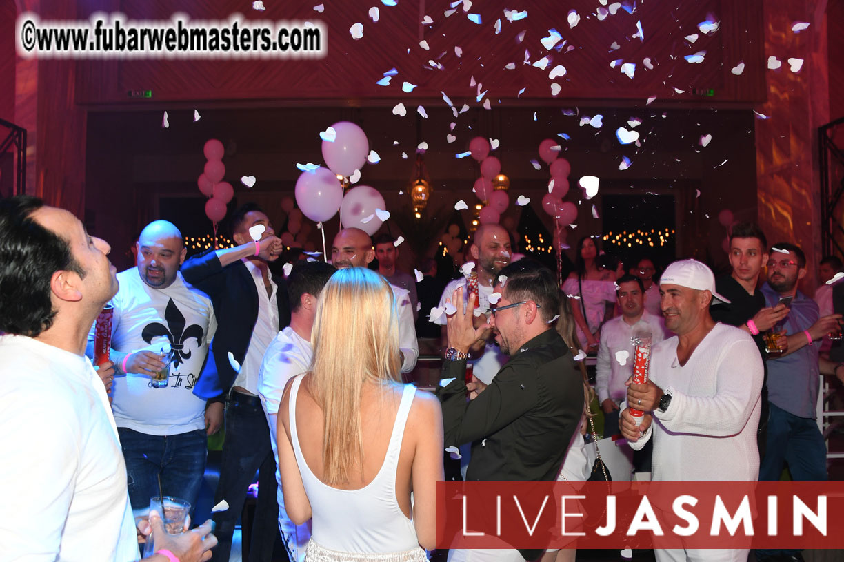 FreeWebCams White Party