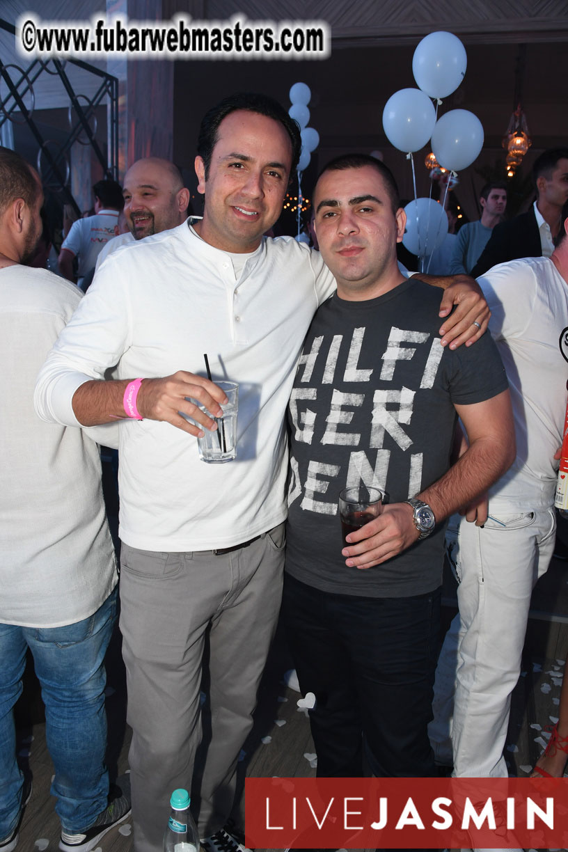 FreeWebCams White Party